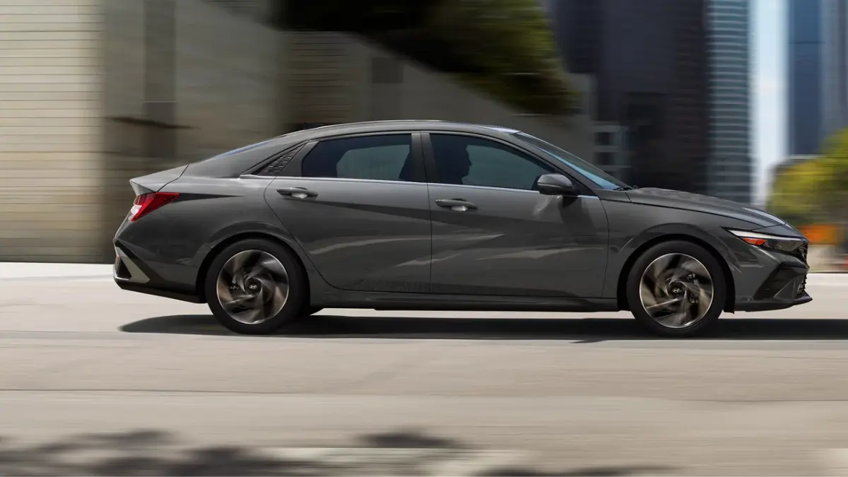 2025 Hyundai Elantra Hybrid exterior