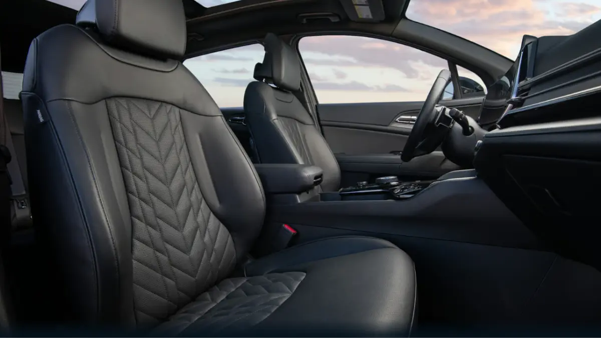 2025 Kia Sportage hybrid interior