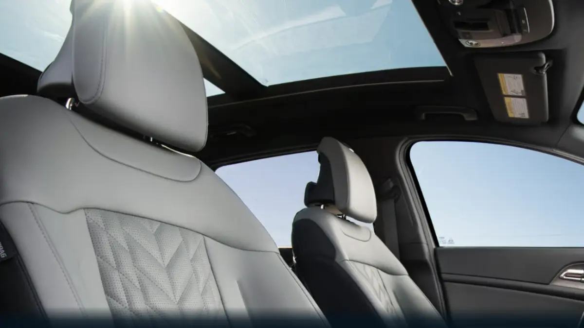2025 Kia Sportage hybrid interior