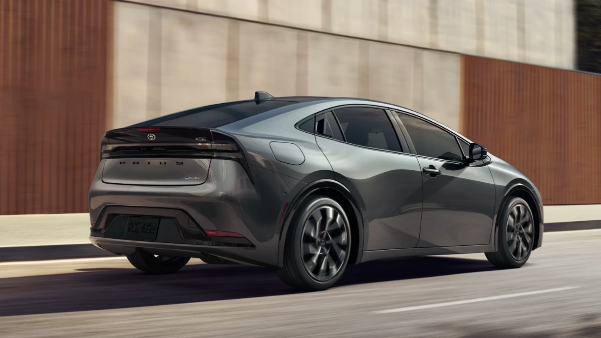2025 Toyota Prius Plug-in Exterior