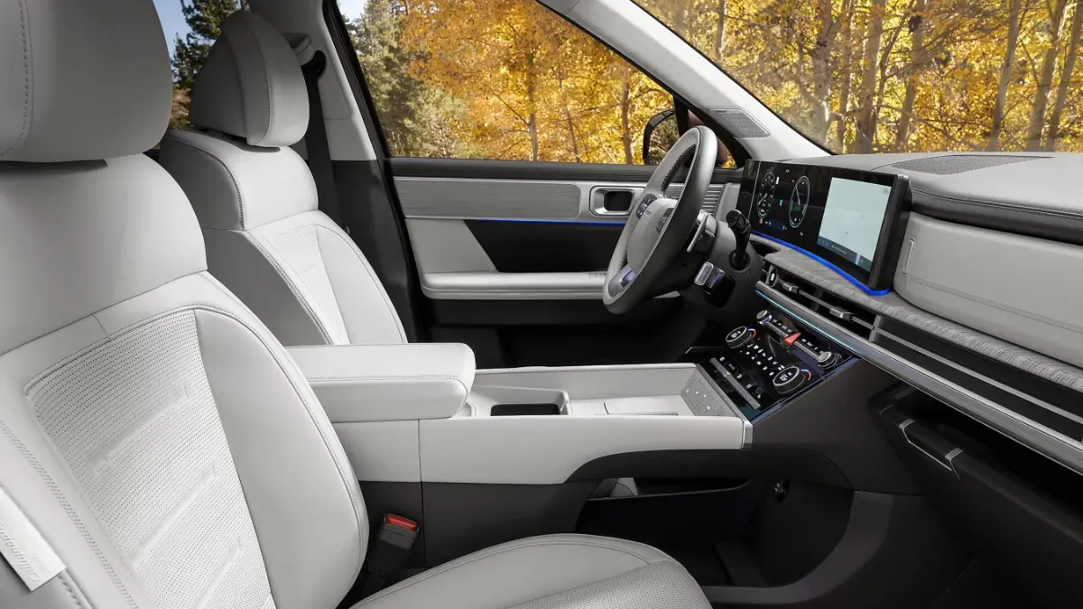 2025 Hyundai Santa Fe Hybrid interior