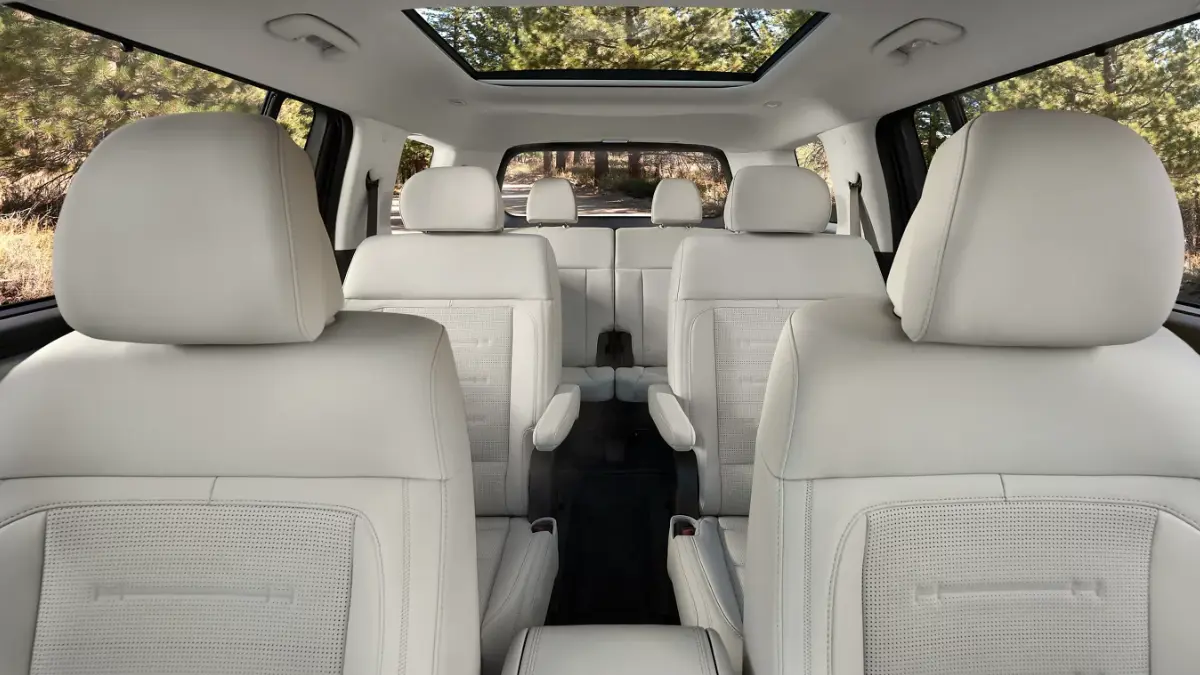 2025 Hyundai Santa Fe Hybrid interior