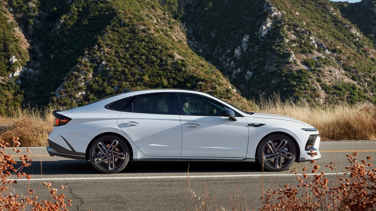 2025 Hyundai Sonata Hybrid Exterior