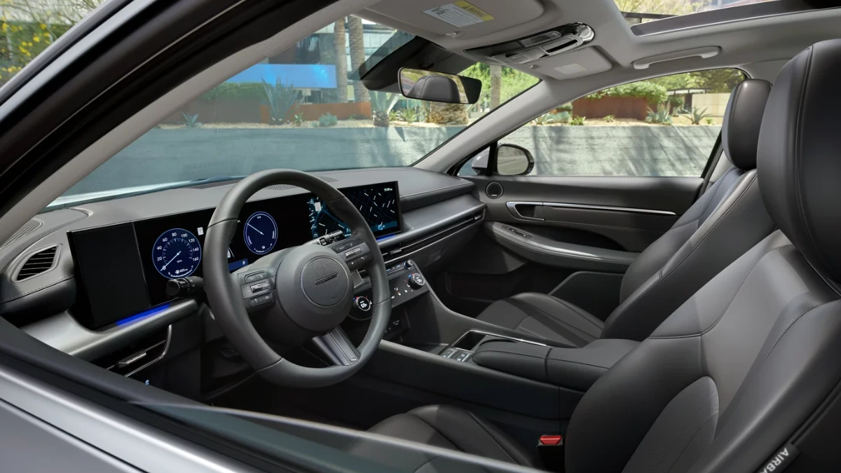 2025 Hyundai Sonata Hybrid interior
