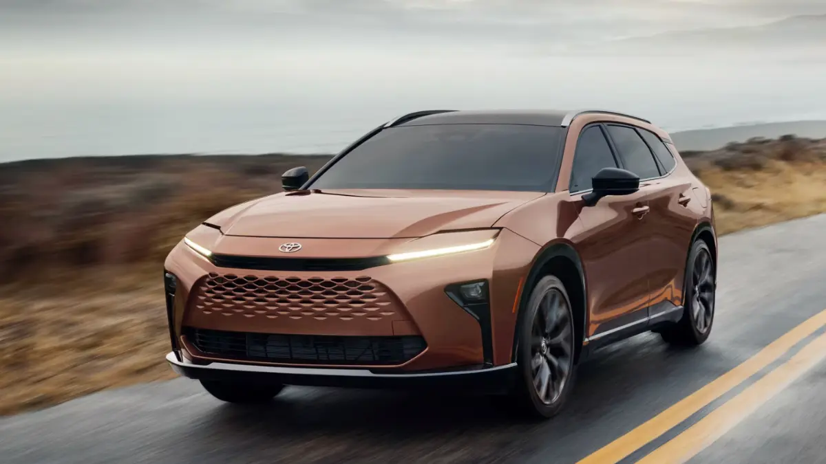 2025 Toyota Crown Signia exterior