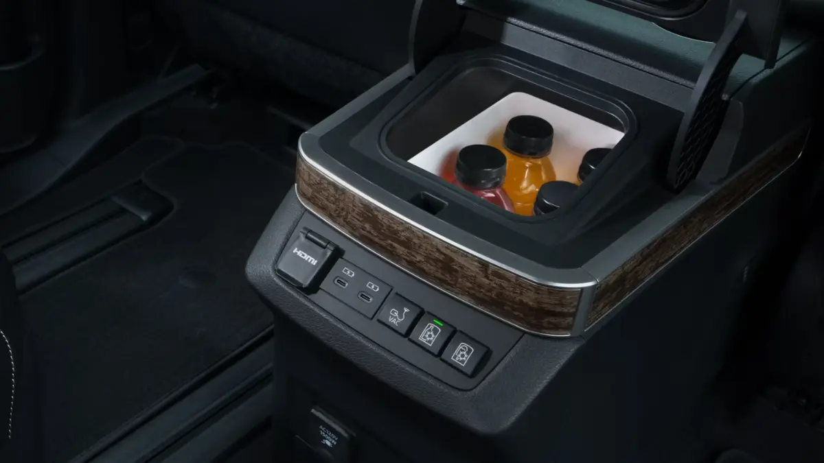 2025 Toyota Sienna interior