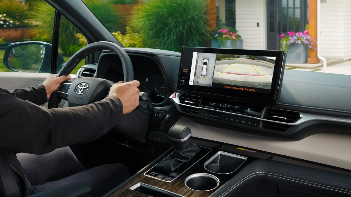2025 Toyota Sienna interior
