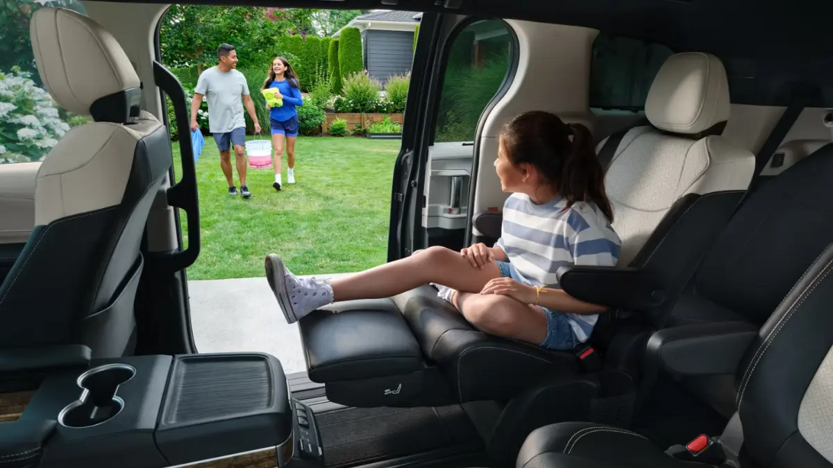 2025 Toyota Sienna interior