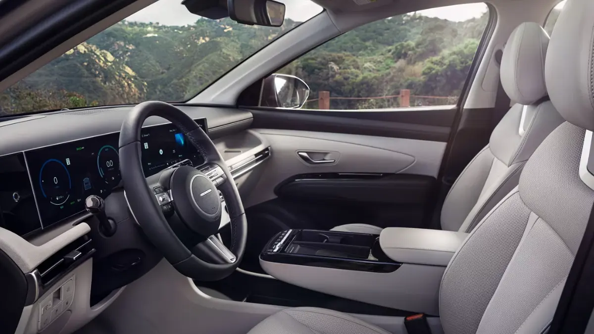 2025 Hyundai Tucson Hybrid Interior